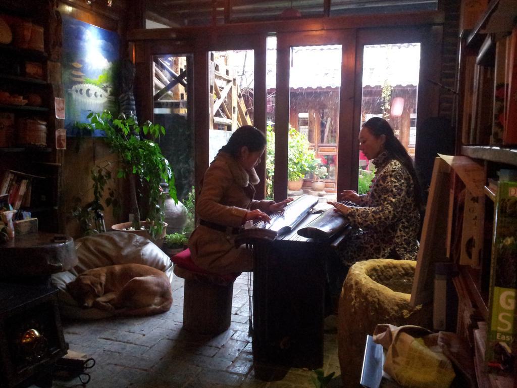 Lazy Tiger Inn Lijiang  Luaran gambar